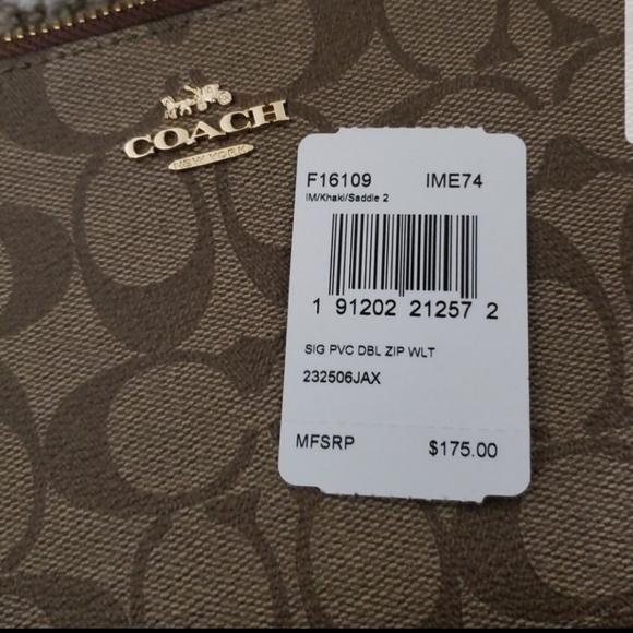 Coach signature PVC  Double zip wallet  Wristlet. - Picture 5 of 5